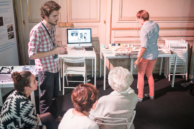 Presentation of the tricodeur during la semaine digitale in the lounges of the City Hall of Bordeaux.